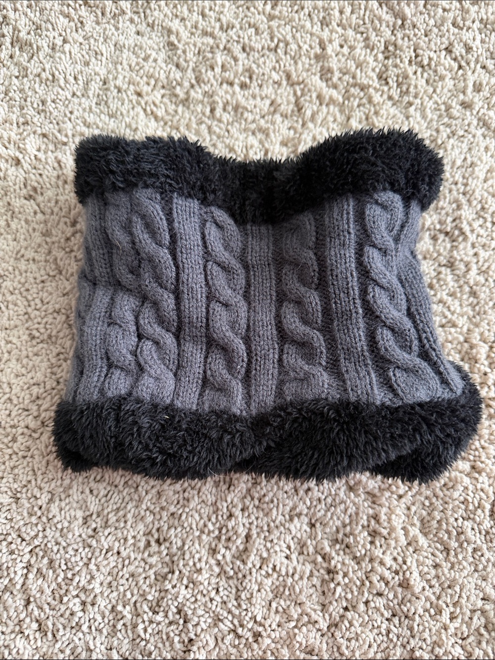Amazon Gray Cable Knit Neck Warmer with Black Faux Fur Trim child size